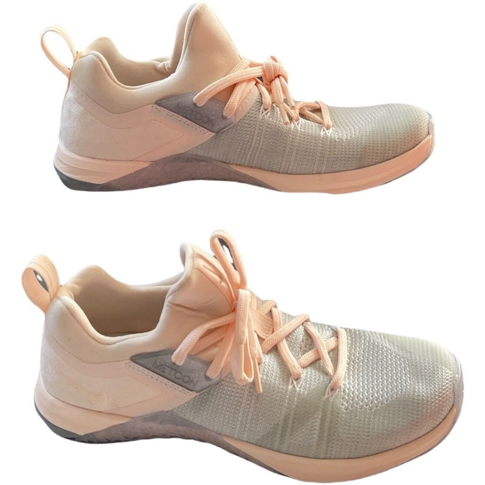 🌹Women’s Sneakers Size 10 Nike Metcon Flyknit 3 MTLC Training Matte Silver Guava